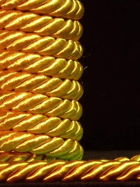 Cordón de rayón ocre amarillo