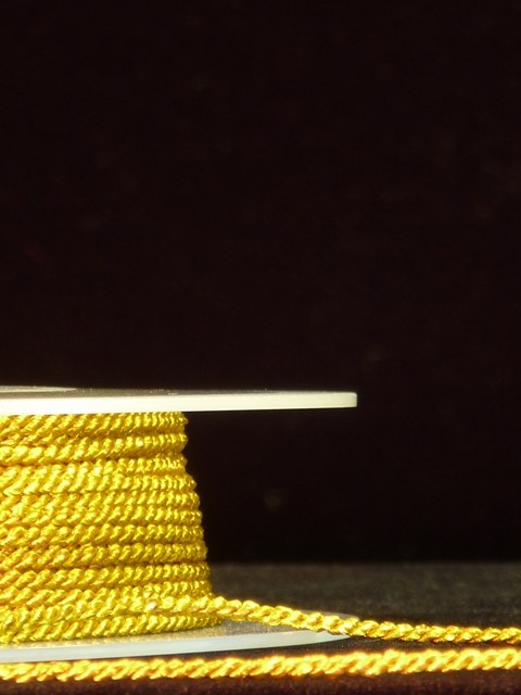 Cordón de rayón 2 mm ocre amarillo